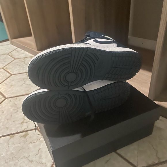 Air Jordan 1 mid GS| armory navy - Picture 4 of 5